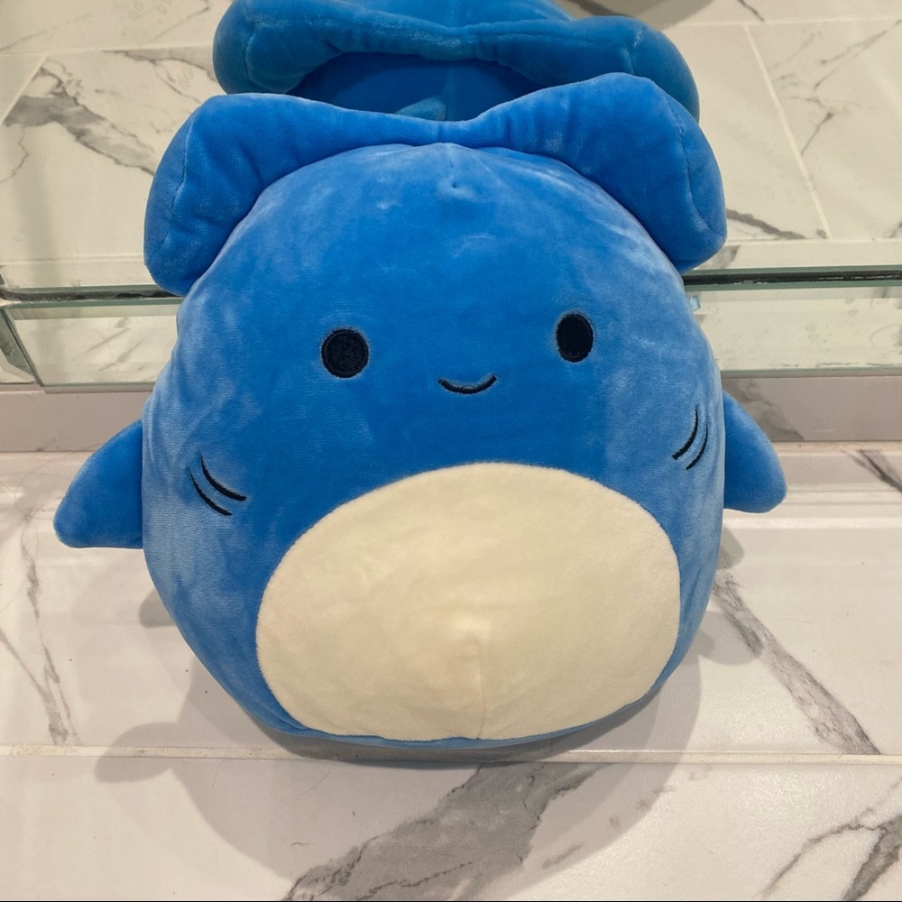 8” Rocket the hammerhead shark squishmallow